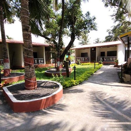 Happy Holiday Alibaug Hotel Alībāg Ngoại thất bức ảnh