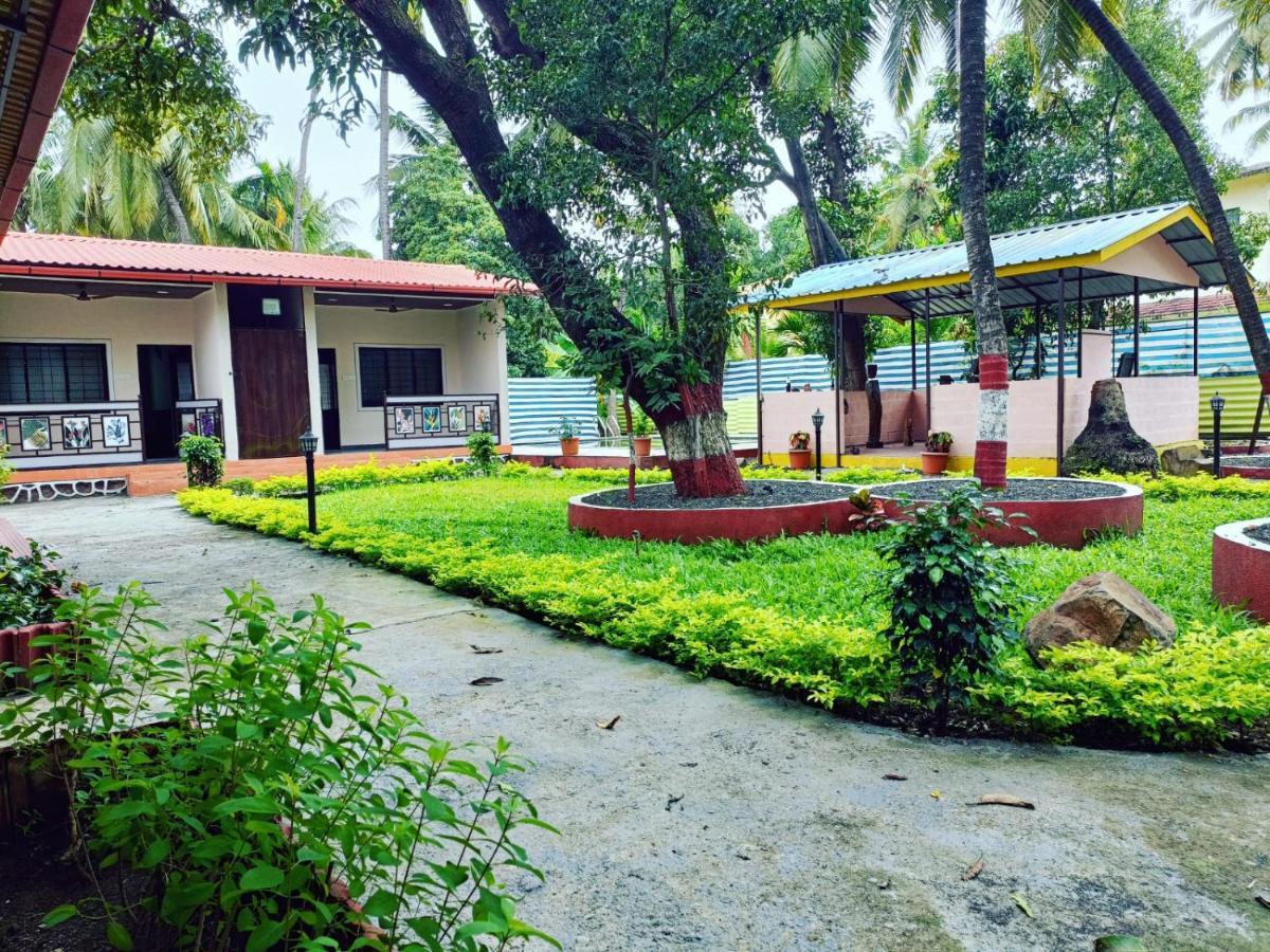 Happy Holiday Alibaug Hotel Alībāg Ngoại thất bức ảnh