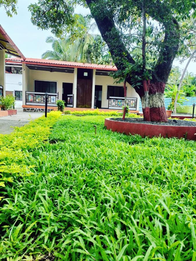 Happy Holiday Alibaug Hotel Alībāg Ngoại thất bức ảnh
