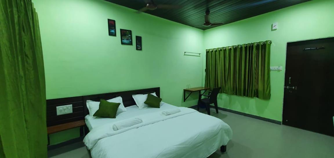 Happy Holiday Alibaug Hotel Alībāg Ngoại thất bức ảnh
