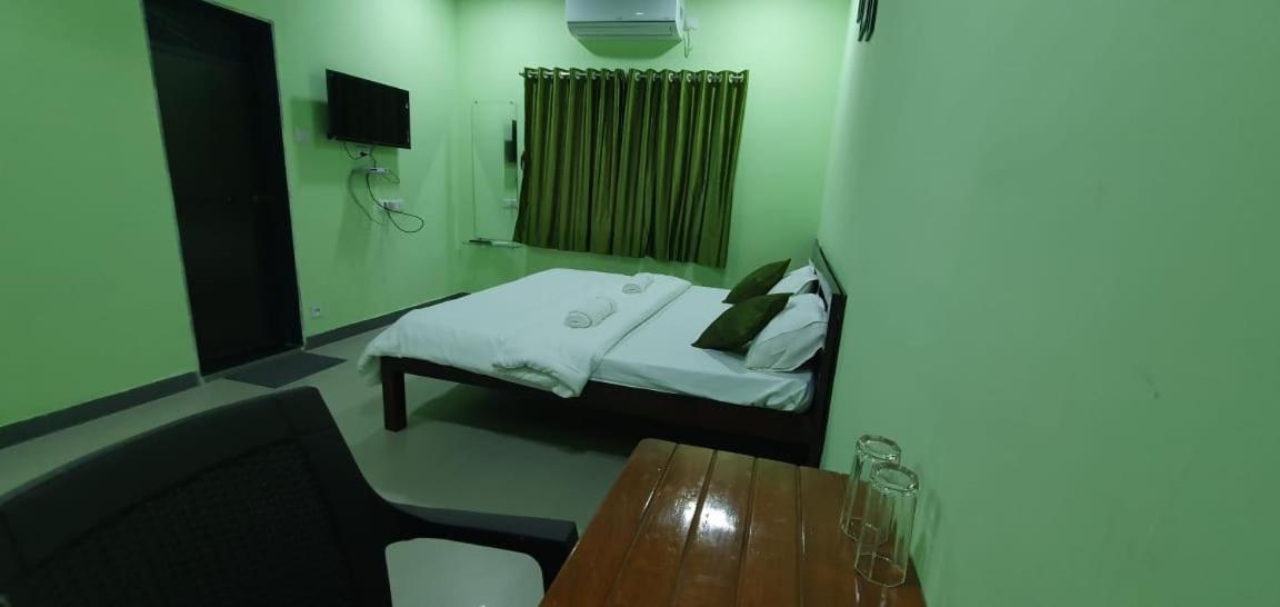 Happy Holiday Alibaug Hotel Alībāg Ngoại thất bức ảnh