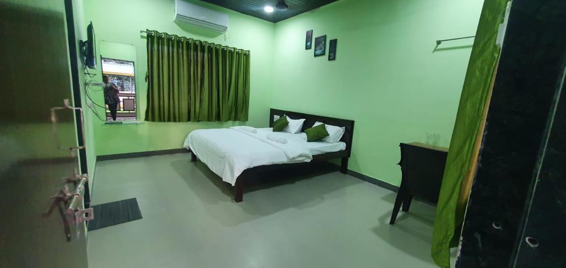 Happy Holiday Alibaug Hotel Alībāg Ngoại thất bức ảnh