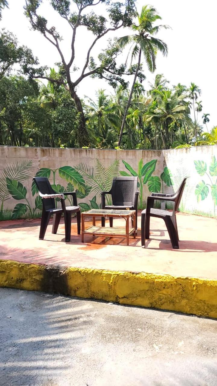 Happy Holiday Alibaug Hotel Alībāg Ngoại thất bức ảnh